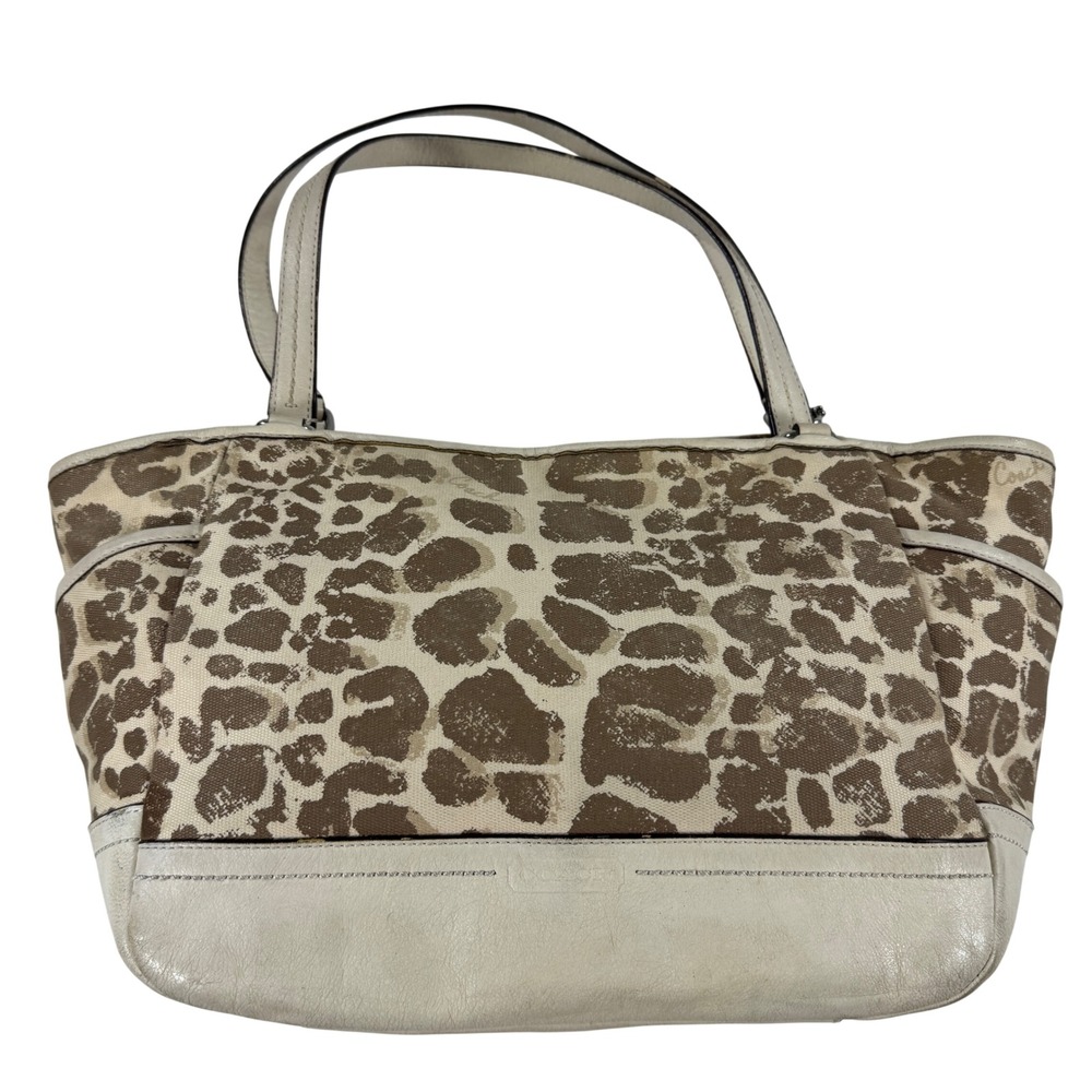 Coach F27353 Park Giraffe Print Carrie Tote Bag Cream Tan